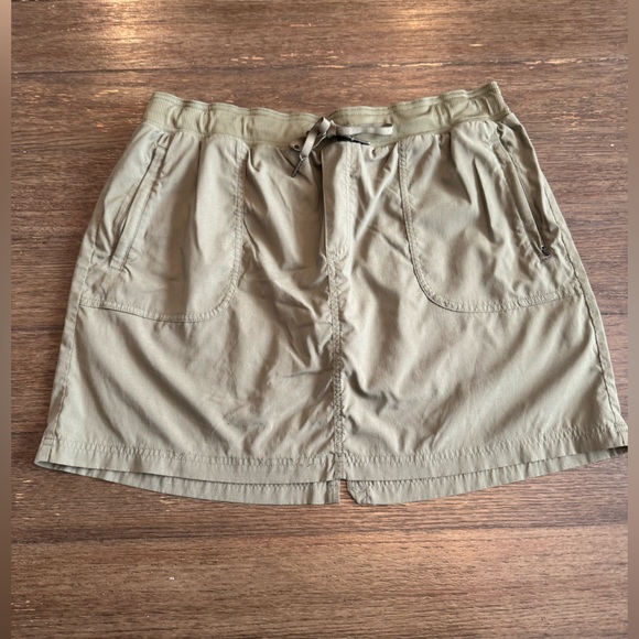 L.L. Bean Pants - LL BEAN Olive Green Casual skirt skirt shorts size XL